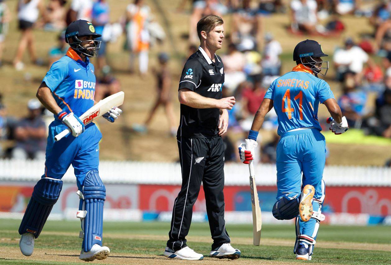 तीसरे वनडे से इस खिलाड़ी का कटेगा पत्ता, मनीष या पंत को मौका!