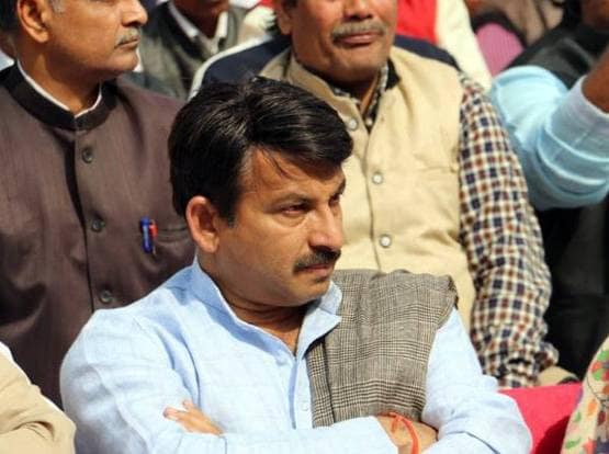 कभी फीस के लिए की थी ड्राइवर की नौकरी, अब हैं दिल्ली BJP का सबसे बड़ा चेहरा