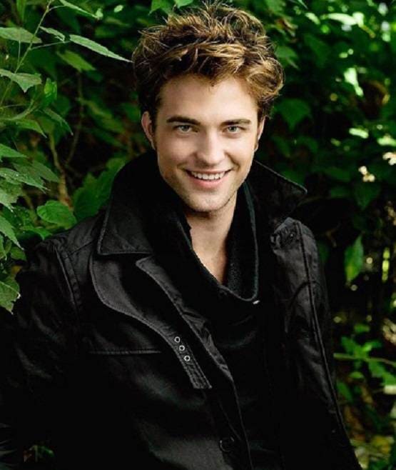 ये एक्टर चुना गया दुनिया का सबसे खूबसूरत पुरुष, ब्रैड पिट को भी पछाड़ा