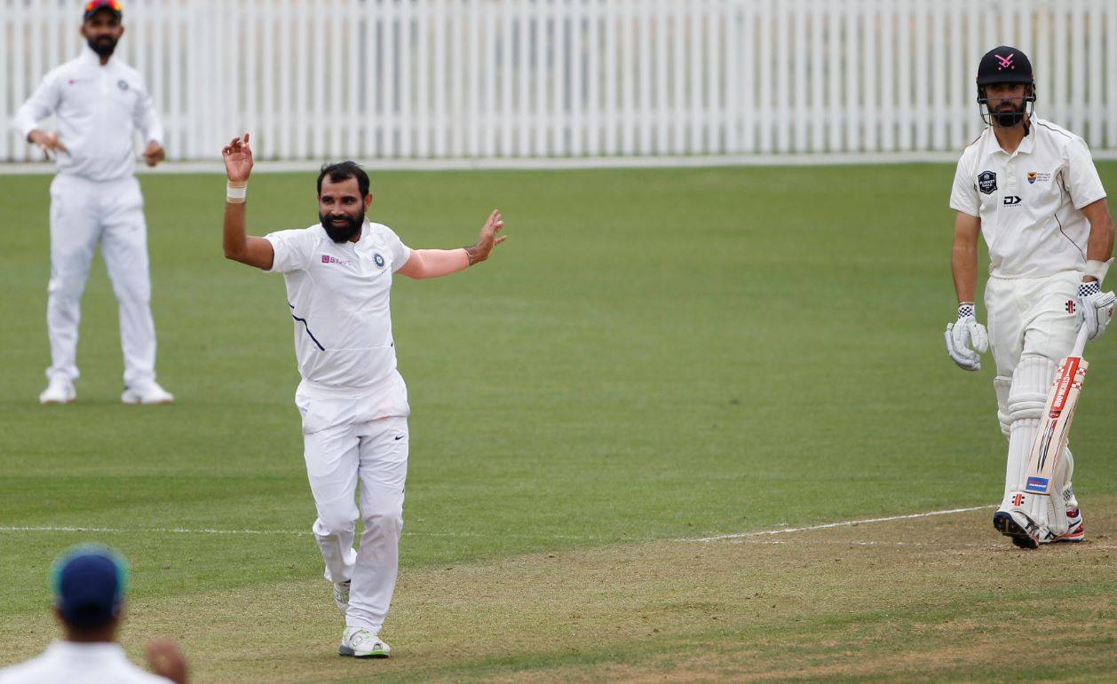 मस्ती के मूड में विराट कोहली, आंखें बनाकर क्लिक की ये तस्वीर