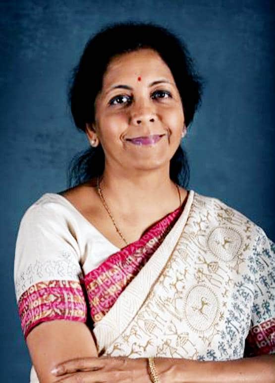 JNU से पढ़ाई, कांग्रेस नेता की बहू, ऐसा है वित्त मंत्री निर्मला का परिवार