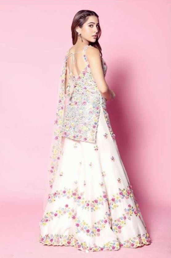 फिल्म का प्रमोशन करने इंडियन आइडल पहुंची सारा अली खान, छा गया अंदाज