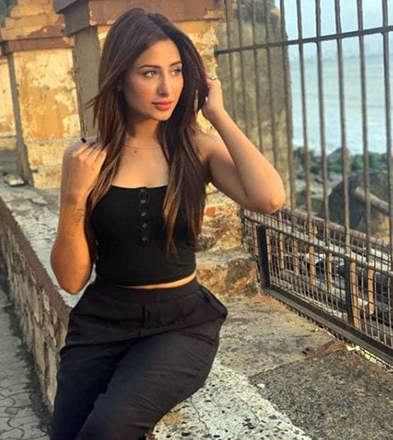 दादा साहेब फाल्के विवाद पर माहिरा की बढ़ी मुसीबत, मांफी मांगने की उठी मांग