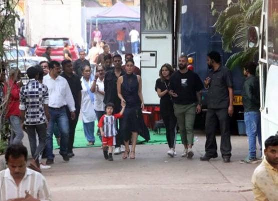 तैमूर को गोद में लिए दिखीं करीना, फोटोज में देखें मां-बेटे की बॉन्डिंग