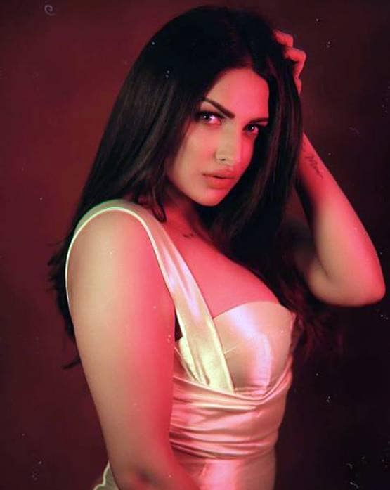 टास्क में धक्का-मुक्की से बेहोश हुईं हिमांशी, गोद में उठाकर भागे आसिम