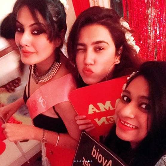 शादी से पहले काम्या ने एन्जॉय की बैचलर पार्टी, गर्ल गैंग साथ यूं दिए पोज