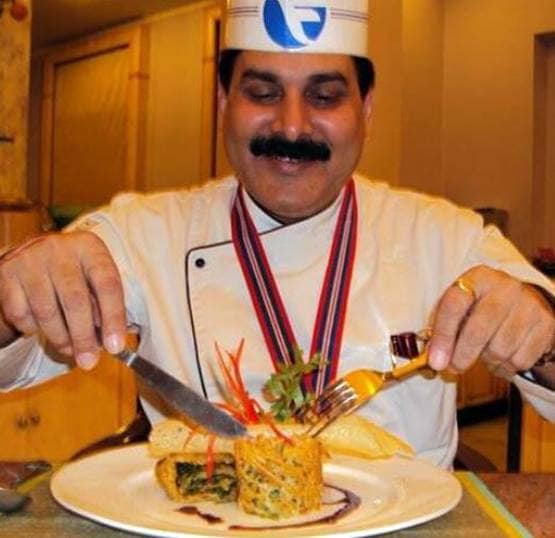 शेफ Suresh Khanna, जो संभाल रहे हैं ट्रंप की मेहमाननवाजी की रसोई