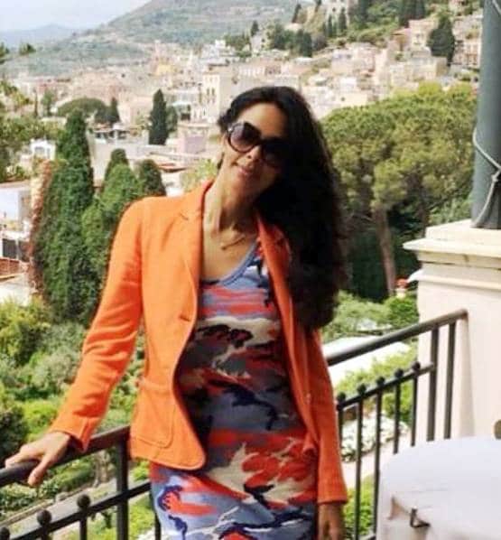 मल्लिका शेरावत ने शेयर की टॉपलेस फोटोशूट की तस्वीर, दिखा बोल्ड अंदाज