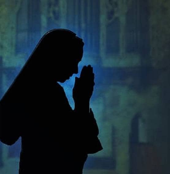 पत्नी पर चीटिंग का आरोप लगा युवक ने किए अफेयर, जबरन दिखाता था वीडियो