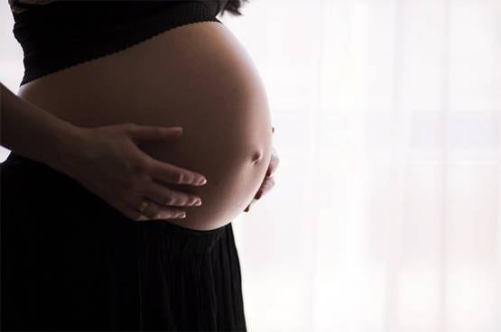 सेक्स करने से युवाओं को रोक रही सरकार, खास वजह से करवा रही इंतजार