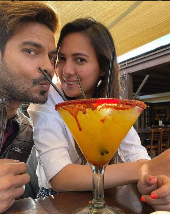 कपिल शर्मा शो से गायब 'चिंगारी', पति के साथ बिता रहीं क्वालिटी टाइम