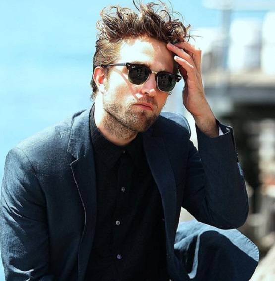 ये एक्टर चुना गया दुनिया का सबसे खूबसूरत पुरुष, ब्रैड पिट को भी पछाड़ा