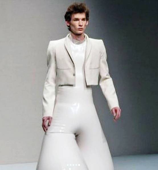 ये कैसा फैशन! पुरुषों के लिए आए गुब्बारे से भी ज्यादा फूले ट्राउजर्स