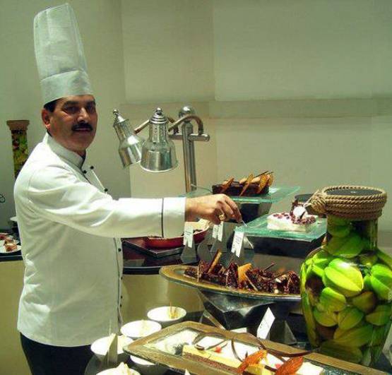 शेफ Suresh Khanna, जो संभाल रहे हैं ट्रंप की मेहमाननवाजी की रसोई