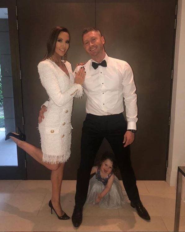 वर्ल्ड कप जिताने वाले कप्तान ने लिया तलाक, मां को बेटी की कस्टडी