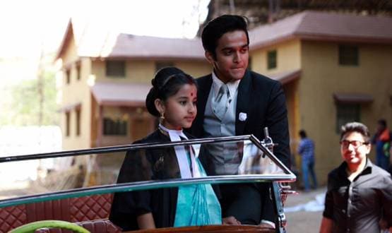 मिलिए 8 साल की बैरिस्टर बाबू से, जिसके तर्क तोड़ने आ रहे हैं हर बुरी प्रथा