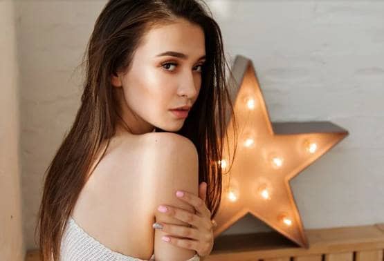 न्यूड फोटोशूट में क्या-क्या होता है, मॉडल ने सुनाई आपबीती