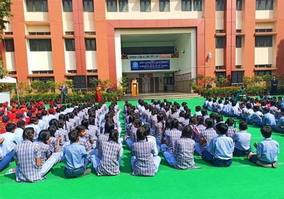 मेलानिया ट्रंप ने देखे दिल्ली के दो स्कूल, विज‍िटर बुक में लिखी ये बात