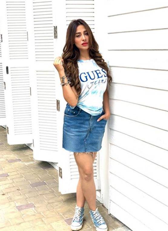 दादा साहेब फाल्के विवाद पर माहिरा की बढ़ी मुसीबत, मांफी मांगने की उठी मांग