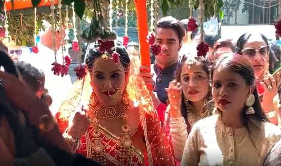 दुल्हन बनीं काम्या पंजाबी, देखें लाल जोड़े में कैसी दिखीं