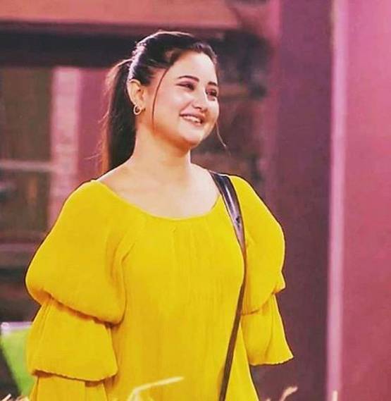 बी-ग्रेड फिल्मों से लेकर बिग बॉस तक, ऐसा रहा है रश्मि का करियर