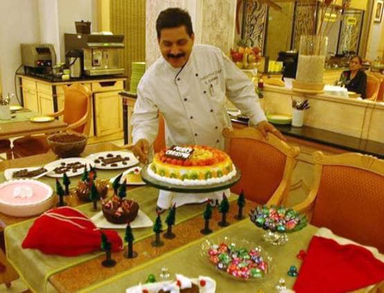 शेफ Suresh Khanna, जो संभाल रहे हैं ट्रंप की मेहमाननवाजी की रसोई