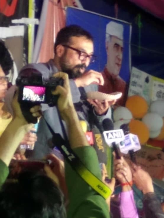 अनुराग कश्यप ने शाहीन बाग में खाई बिरयानी, बोले- मजा आ गया