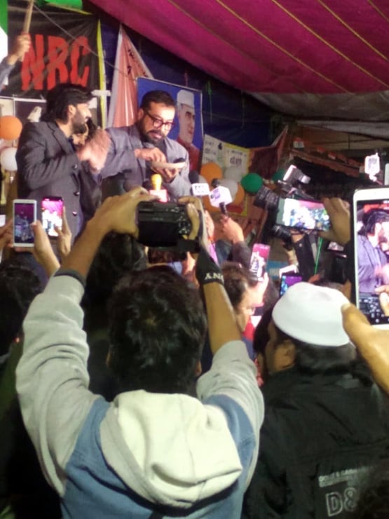 अनुराग कश्यप ने शाहीन बाग में खाई बिरयानी, बोले- मजा आ गया