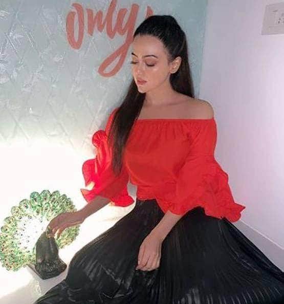 ब्रेकअप के बाद सना खान ने बॉयफ्रेंड को लौटाए जूते-कपड़े, फिर उगला जहर...