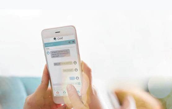 दोस्त से कर रही थी चैट, गलती से BF को मैसेज भेजने से खुली पोल