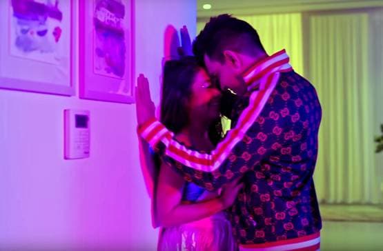 समंदर किनारे रोमांटिक हुए नेहा-आदित्य, गोवा में मनाएंगे वैलेंटाइन?