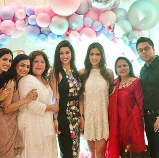 मेरी आशिकी... एक्ट्रेस की बेबी शावर पार्टी, पति संग पहुंचीं ईशा देओल