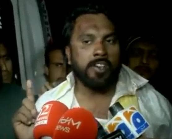 गुपचुप कर रहा था तीसरी शादी, पहली पत्नी पहुंच गई वेन्यू और...