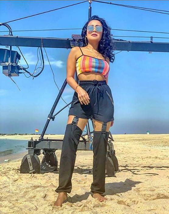 समंदर किनारे रोमांटिक हुए नेहा-आदित्य, गोवा में मनाएंगे वैलेंटाइन?