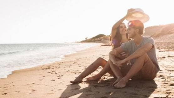 गर्लफ्रेंड के बदलते मूड से हैं परेशान? उसकी राशि में छुपा है राज