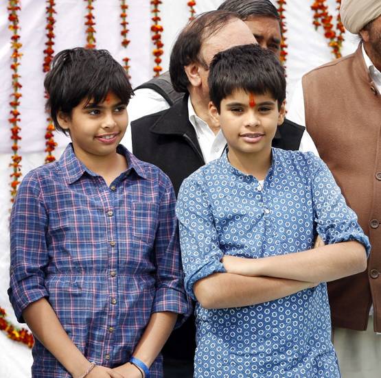 ये हैं प्रियंका गांधी के बेटे, मामा राहुल की तरह रखते हैं इन चीजों का शौक