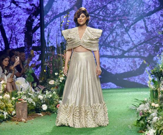 LFW 2020: इलियाना से लेकर अथ‍िया तक, रैंप पर छाया स्टार्स का जादू