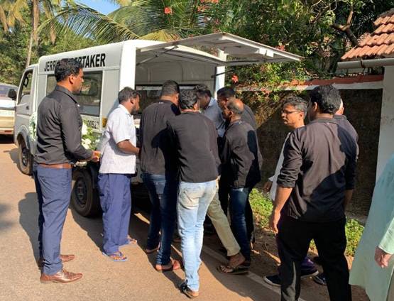 वेंडेल रॉड्रिक्स के अंतिम संस्कार में पहुंचे अरशद वारसी, नदारद रहे स्टार्स