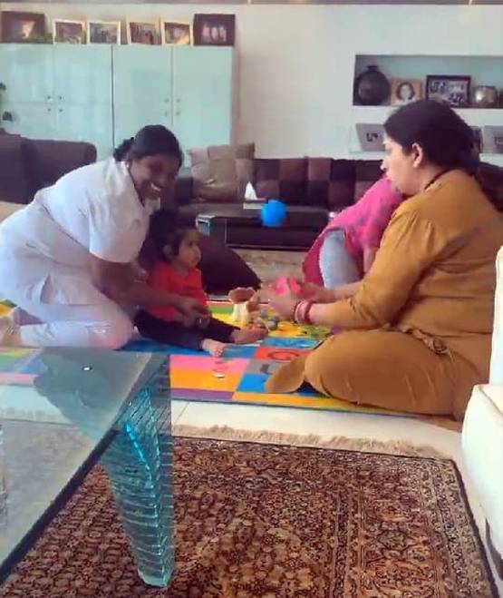 एकता कपूर के बेटे रवि संग स्मृति ईरानी का प्लेटाइम, Photos