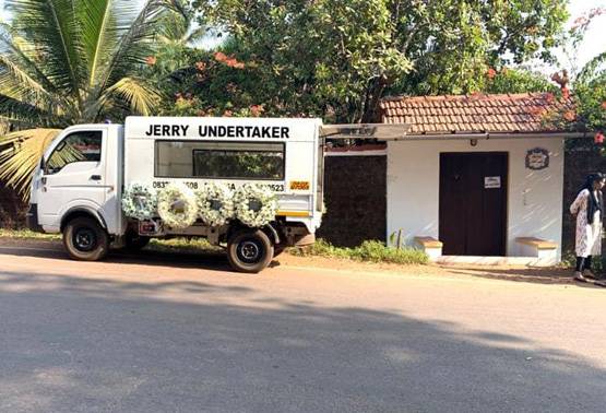 वेंडेल रॉड्रिक्स के अंतिम संस्कार में पहुंचे अरशद वारसी, नदारद रहे स्टार्स