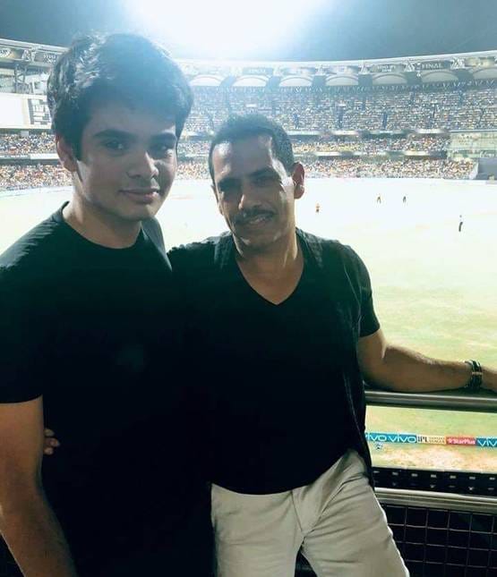 ये हैं प्रियंका गांधी के बेटे, मामा राहुल की तरह रखते हैं इन चीजों का शौक