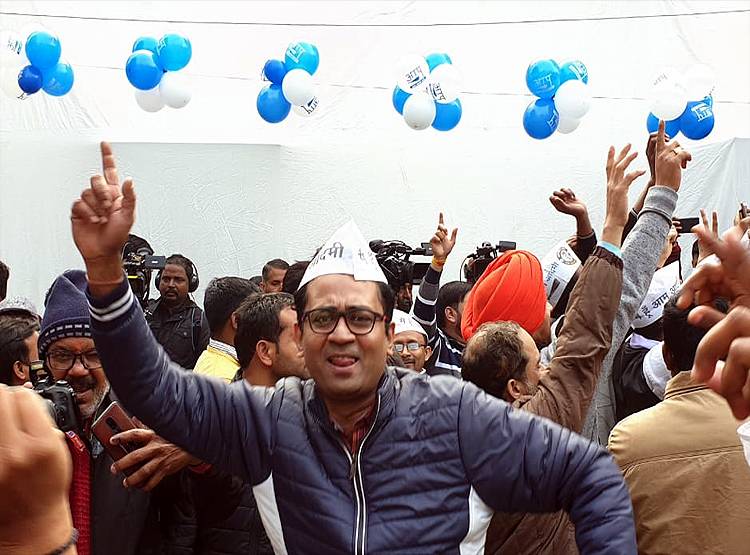 PM, 6 CM, 9 मंत्री, 100 से ज्यादा BJP सांसदों ने दिल्ली में लगाई ताकत, फिर भी हारे