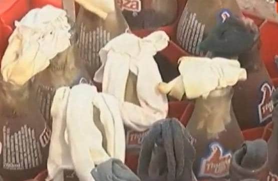 AAP पार्षद ताहिर हुसैन के घर की छत पर पत्थर-गुलेल-पेट्रोल बम, देखें Photos