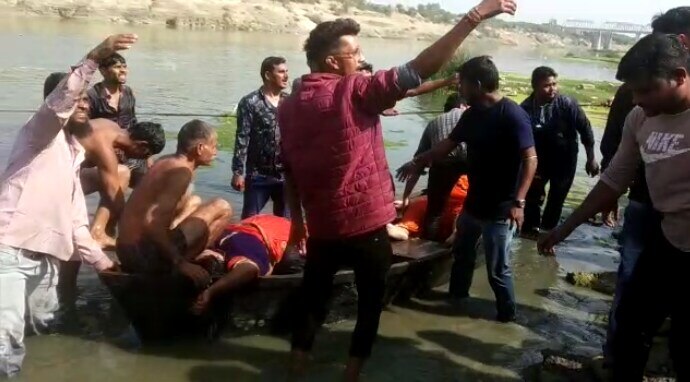 बूंदी हादसा: नदी से निकली एक के बाद एक लाशें, मंजर देख सिहर उठे लोग