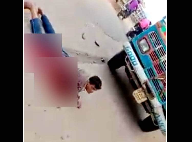 वो तड़पता रहा, उसके बदन से खून बहता रहा और लोग फोटो खींचते रहे