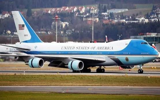 इस विमान से भारत पहुंचे डोनाल्ड ट्रंप, उड़ता-फिरता 'व्हाइट हाउस' है