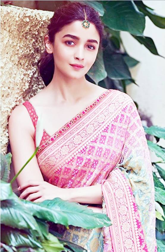 बॉलीवुड के वो फेमस फैशन ड‍िजाइनर्स, जि‍न्होंने बनाया एक्ट्रेसेज को ब्यूटी क्वीन