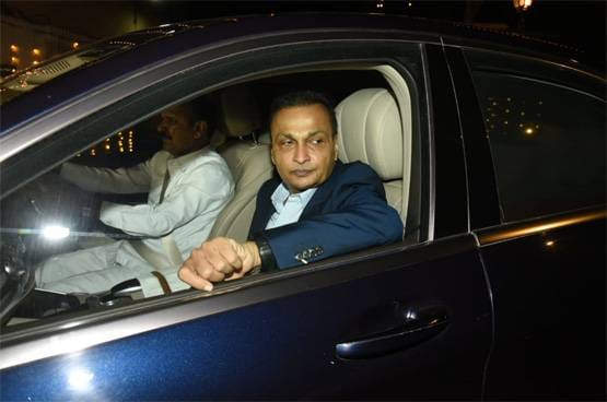 भाई अरमान की मेहंदी सेरेमनी में करिश्मा का ट्रेडिशनल लुक, PHOTOS