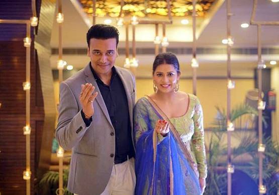 हनीमून ट्रिप पर पवित्र रिश्ता फेम अनुराग, पत्नी संग लिपलॉक करते आए नजर