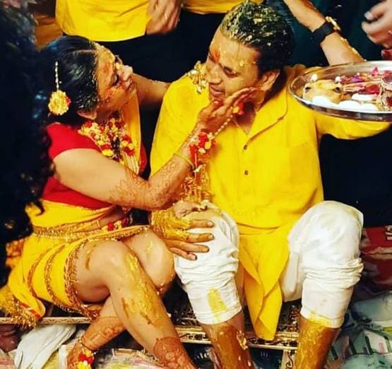 हनीमून ट्रिप पर पवित्र रिश्ता फेम अनुराग, पत्नी संग लिपलॉक करते आए नजर